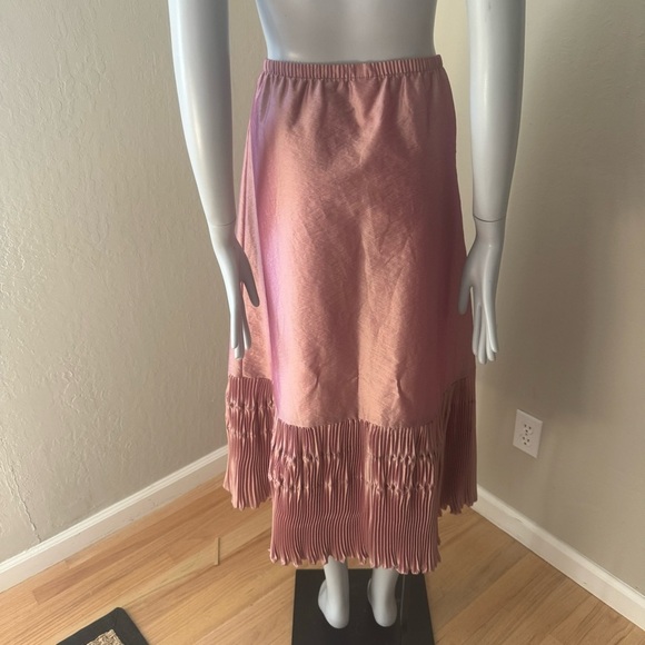 LILITH France Midi Skirt Iridescent Shimmer Rose Pink Pleated A-Line Size Large - Picture 6 of 16